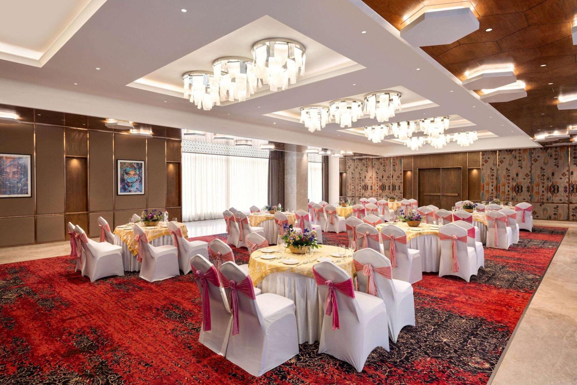 Ramada By Wyndham Gorakhpur Gorakhnath Mandir Road Hotel Bagian luar foto