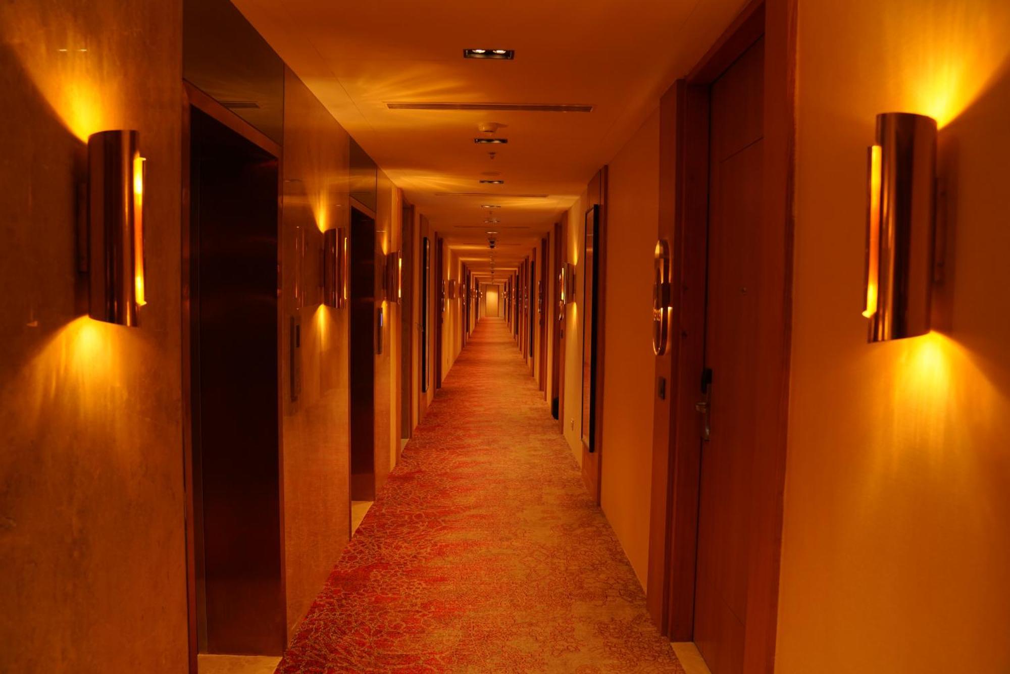 Ramada By Wyndham Gorakhpur Gorakhnath Mandir Road Hotel Bagian luar foto